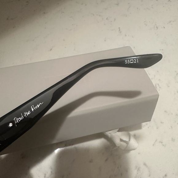 DEZI Read The Room Sunglasses - Picture 16 of 16